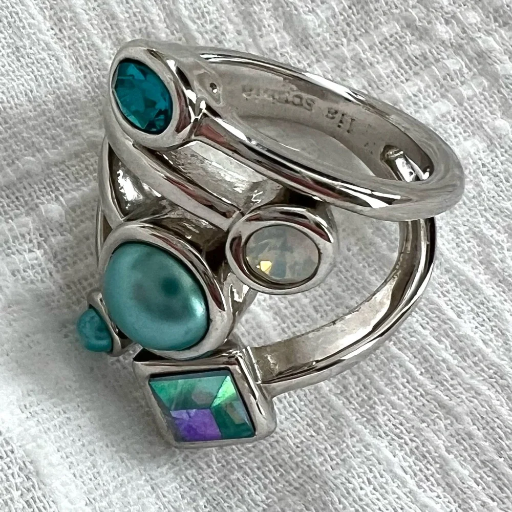 Lia sophia Sz 7 “Comet” ring, cut crystals and glass pearls, silver tone. EUC